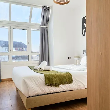 Bright In Hypercenter With Parking Apartment