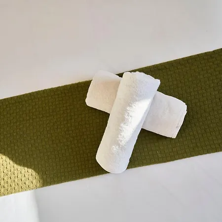 Bright In Hypercenter With Parking Tourcoing